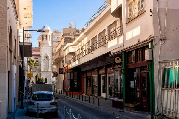 Limassol Chipre Febrero 2017 Calle Estrecha Del Centro Ciudad Que —  Fotos de Stock