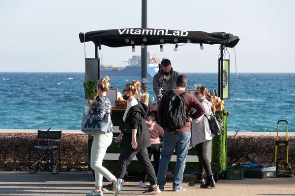 Limassol Cyprus January 2021 Fresh Juice Stall People Face Masks — Stock Photo, Image