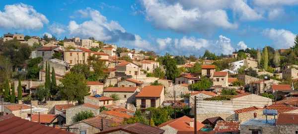 Vista panoramica di Lofou, un famoso villaggio turistico a Cipro. L — Foto Stock