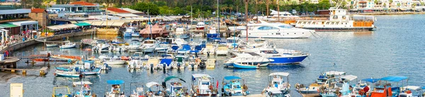 Paphos, Kıbrıs - 1 Kasım 2014: Harbor view çatıdan — Stok fotoğraf