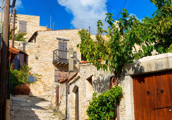 Une vue sur la rue du village de Lofou. District de Limassol. Chypre — Photo