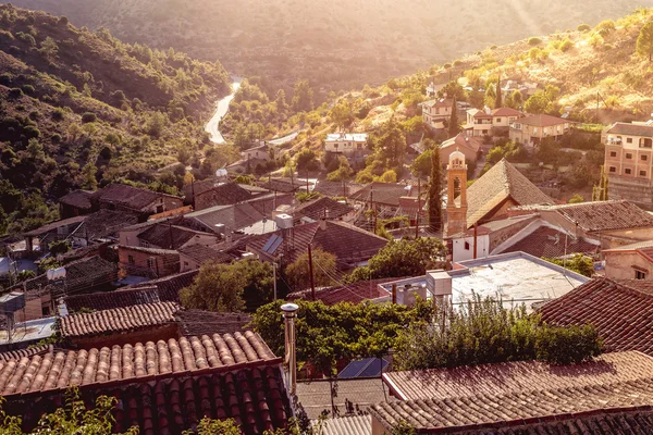 Gourri, traditionell bergsby vid tidigt på morgonen. Nicosia-D — Stockfoto