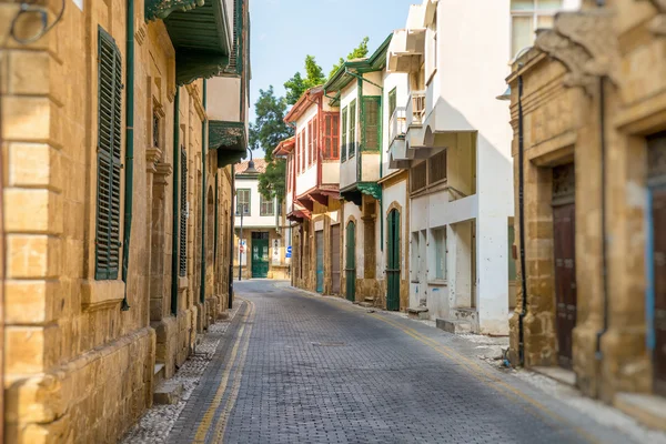 Asim efendi street, narrow historic street in central Nicosia — Stock Photo, Image