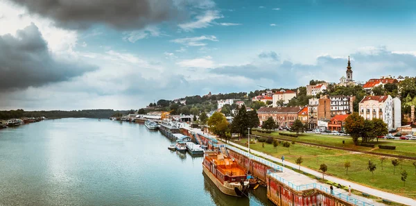 Sava Nehri ile Panorama Belgrad'ın. Ayarlanmış renk tonu — Stok fotoğraf