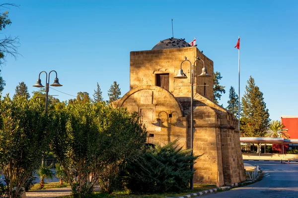 Kyrenia brána (zde najdete Girne). Nicosia, Kypr — Stock fotografie