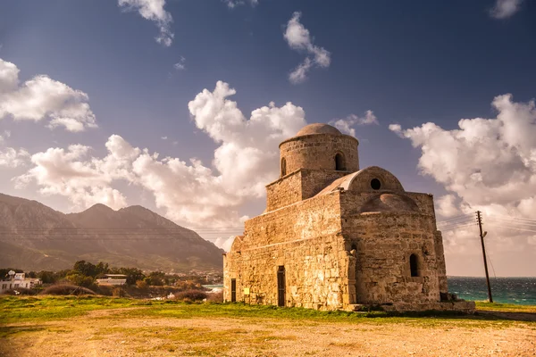 Agios (Heiliger) evlalios verlassene Kirche. kyrenia district, cypru — Stockfoto