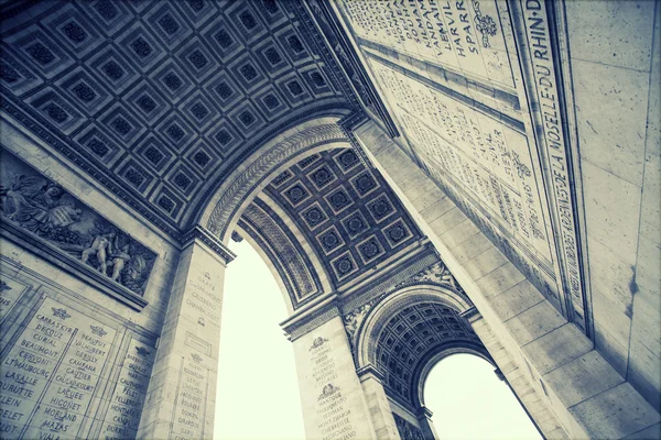 Acercamiento de los detalles debajo del Arco del Triunfo en París —  Fotos de Stock