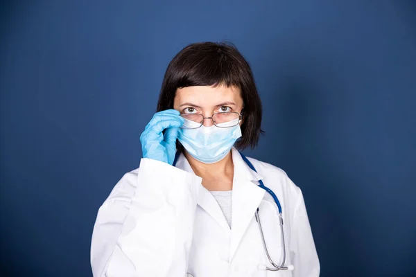 Medicine Profession Healthcare Concept Close Female Doctor Scientist Protective Facial — Fotografia de Stock