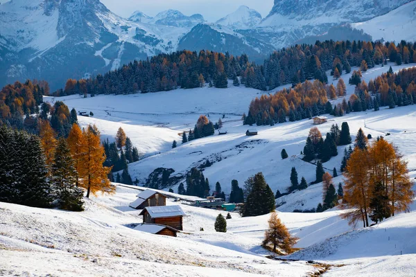 Malá Chalupa Kouzelném Západu Slunce Dolomitských Horách Alpe Siusi Itálie — Stock fotografie