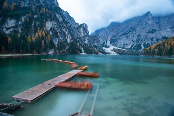 Vista Incrível Lago Braies Dos Mais Belos Lago Sul Tirol — Fotografia de Stock