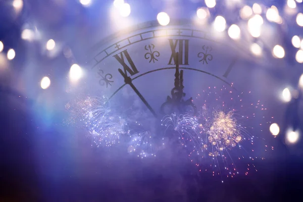 New Year Vid Midnatt Gamla Klockan Med Fyrverkerier Och Holiday — Stockfoto