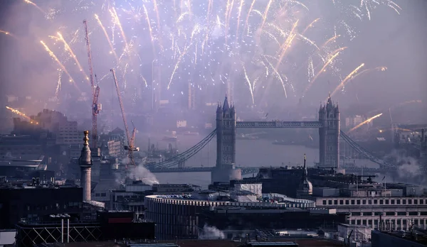 London Mit Feuerwerk Neujahrsfeier London Großbritannien — Stockfoto