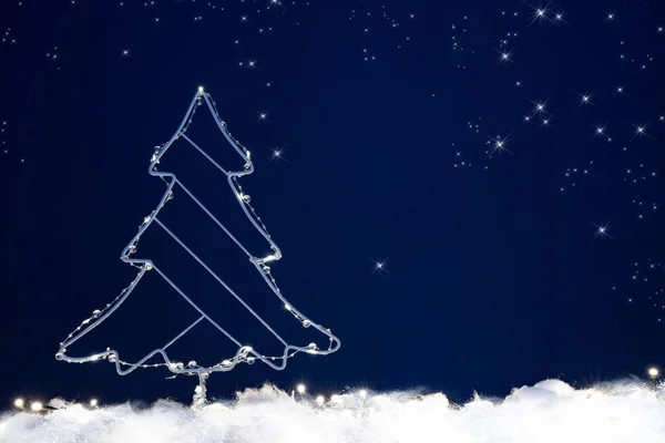 輝く星と白いクリスマスツリーの最小限の休日の背景 — ストック写真