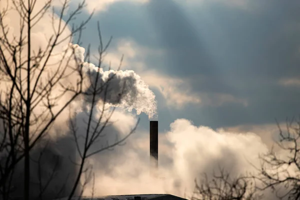 发电厂烟囱的空气污染 — 图库照片