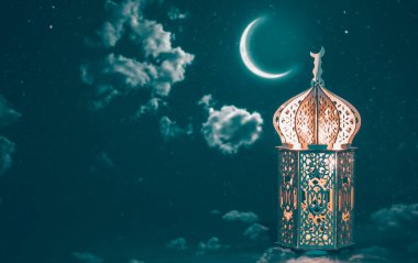 Süslü Arap feneri ve gece parlayan hilal ay ışığı. Müslüman kutsal ayı Ramazan Kareem için kutlama kartı.