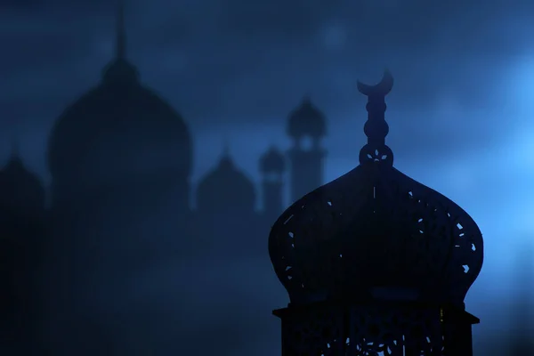 Przeszłość Ramadana Kareema Meczet Sylwetka Nocnym Niebie — Zdjęcie stockowe