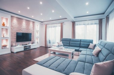 Modern oturma odasının içi - geniş açılı fotoğraf.