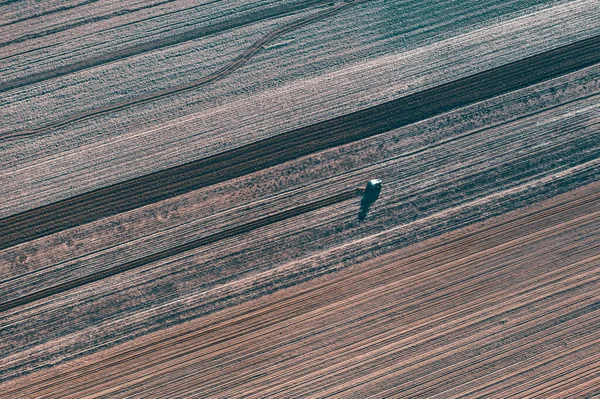 Vista Aérea Del Avión Tripulado Del Tractor Que Trabaja Campo — Foto de Stock