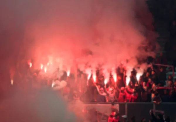Fãs Futebol Apoiando Multidão Comemorando Estádio Com Mãos Levantadas Contra — Fotografia de Stock