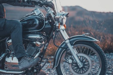 Motosiklet ekibi ön çatal ve farları kapatın. Seyahat ve spor, hız ve özgürlük kavramı