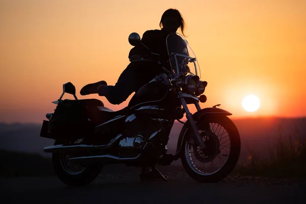Kierowca Motocykla Jeżdżący Wsi Koncepcja Podróży Sportu Prędkości Wolności — Zdjęcie stockowe