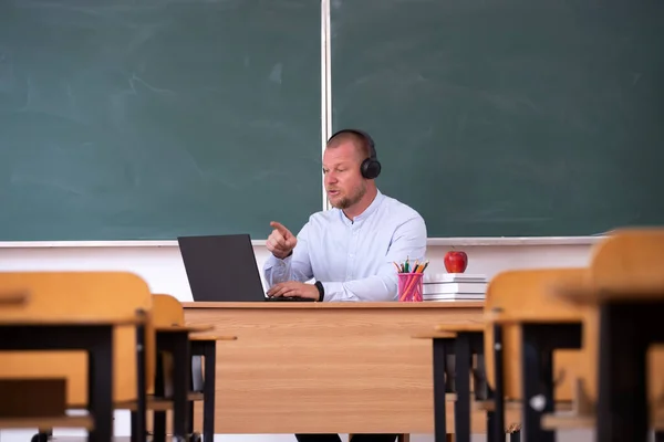 Zurück Zum Schulkonzept Lehrer Gibt Virtuellen Unterricht Fernunterricht Online Unterricht — Stockfoto