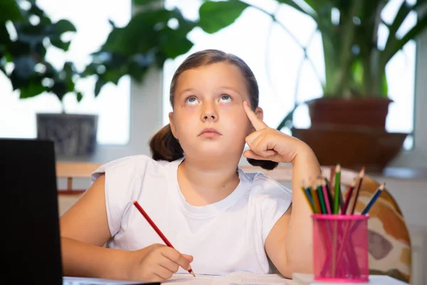 Ensino Distância Online Menina Escola Assistindo Aulas Educação Line Fazendo — Fotografia de Stock