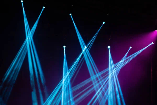 Światło Scena Kolorowymi Reflektorami Dymem Scena Koncertowa Teatralna — Zdjęcie stockowe