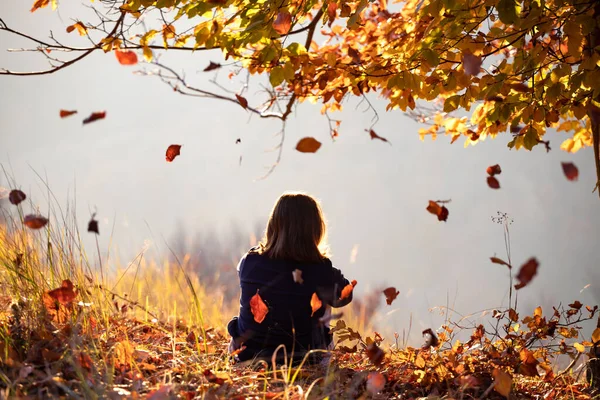 Little Girl Magic Autum Landscape Sunset Enjoying Traveling Autumn Concept — Stock Photo, Image