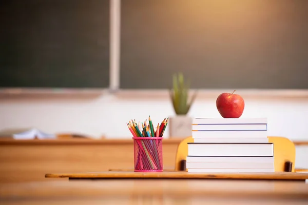 Torniamo Concetto Scuola Mela Accessori Libri Classe Lavagna Insegnante Che — Foto Stock