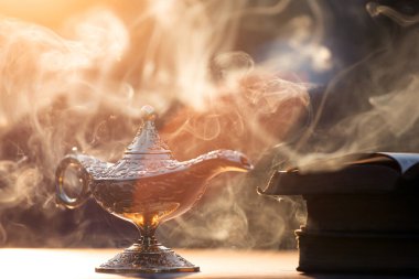 Müslümanlar için Ramazan Kareem tebrik kartı. İçinde Aladdin 'in dilek ve Kuran lambasının bulunduğu kutsal ay.