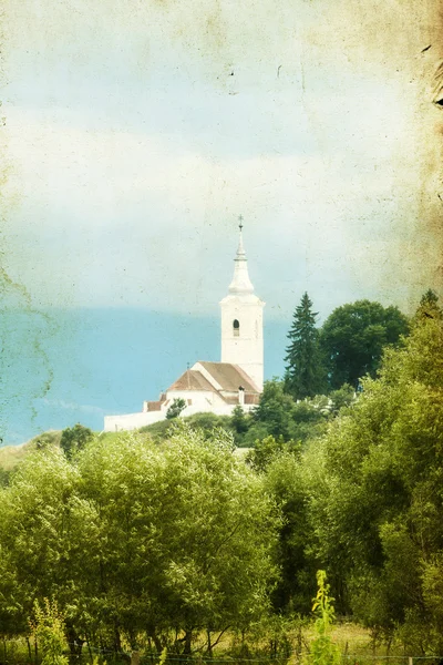 Antigua iglesia en el campo — Foto de Stock