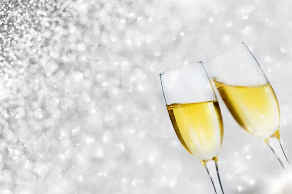 休日ライトとシャンパン グラス — ストック写真