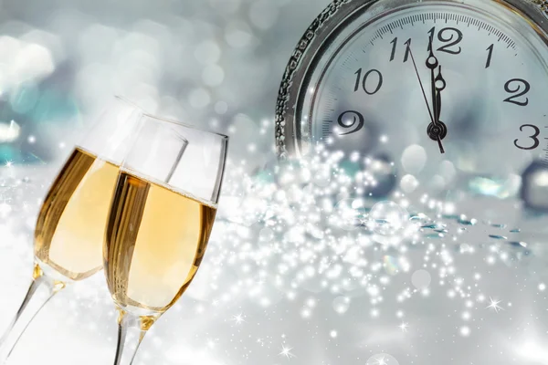 Champagne op feestelijke achtergrond — Stockfoto