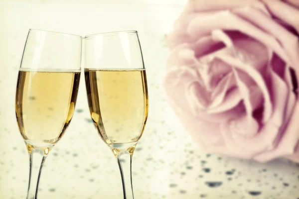 Празднование с шампанским — стоковое фото