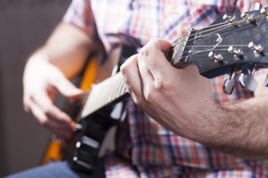 Gitarist stagelight sahnede