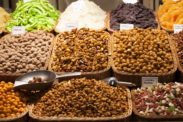 Nuts and almonds in the market — Stock Photo, Image