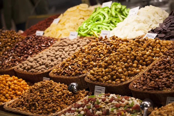 Nuts and almonds in the market — Stock Photo, Image