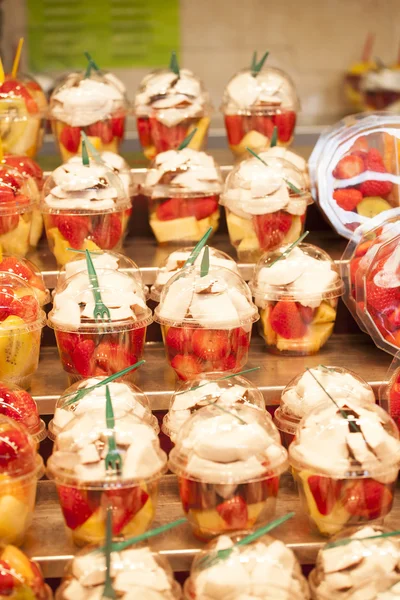 Fresh fruit salad — Stock Photo, Image