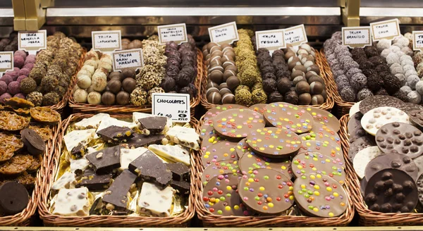 Gourmet assorted truffles in the market — Stock Photo, Image