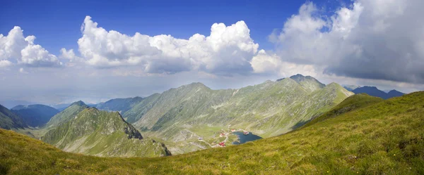 Paisaje panorámico de montaña —  Fotos de Stock