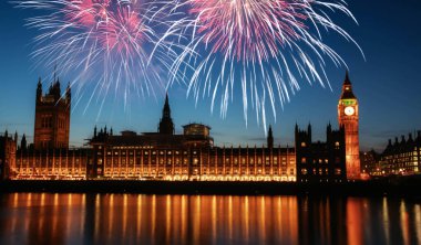 Big Ben havai fişeklerle - Yeni Yıl kutlamaları Parlamento, Londra, Birleşik Kingdo 'da