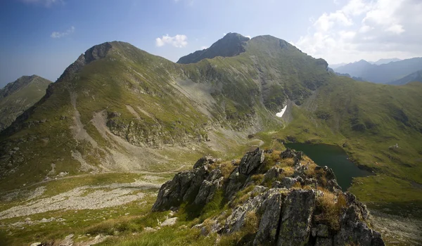 Gletschersee im Fagaras-Gebirge, Transsilvanien, Rumänien — Stockfoto