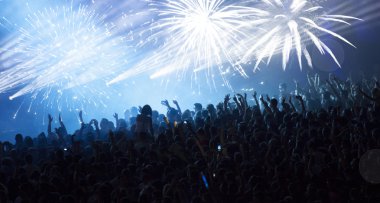 Konserde büyük bir tezahürat kalabalığı