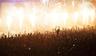 Konserde büyük bir tezahürat kalabalığı