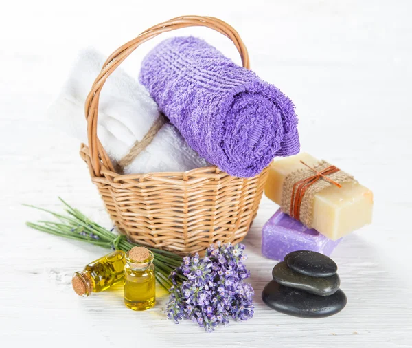 Bem-estar tratamentos com flores de lavanda . — Fotografia de Stock