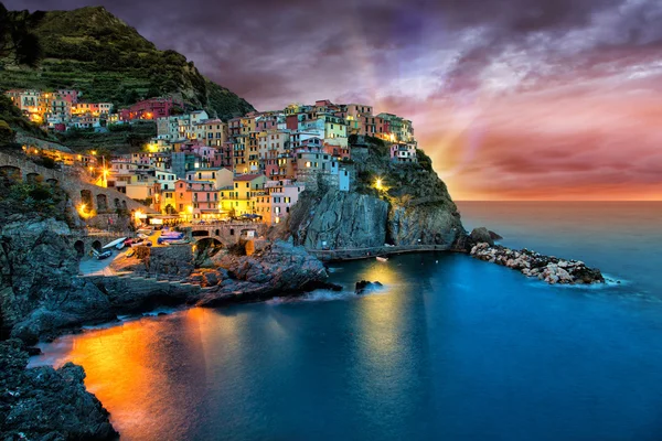 Manarola village on the Cinque Terre coast. — Stock Photo, Image