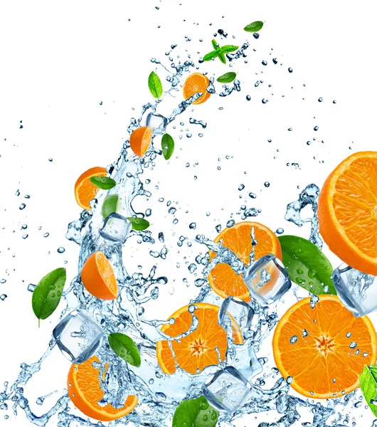 Fresh oranges in water splash over white — Stock Photo, Image