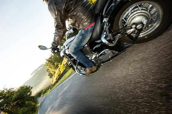 Perto de uma motocicleta — Fotografia de Stock