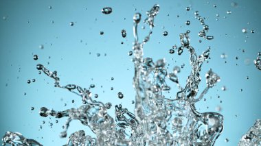 Mavi arkaplanda su sıçraması izole edildi